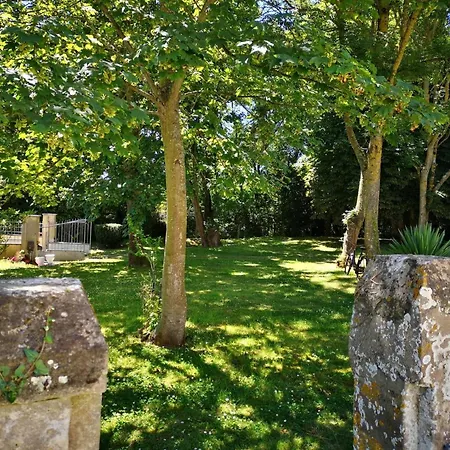 Normandy Garden Escape, Cleaning Included Casa de Férias